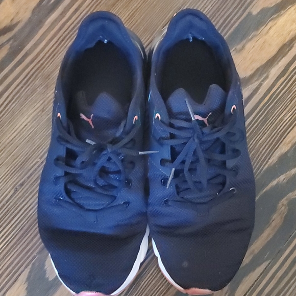 walking sneaker puma sneakers women